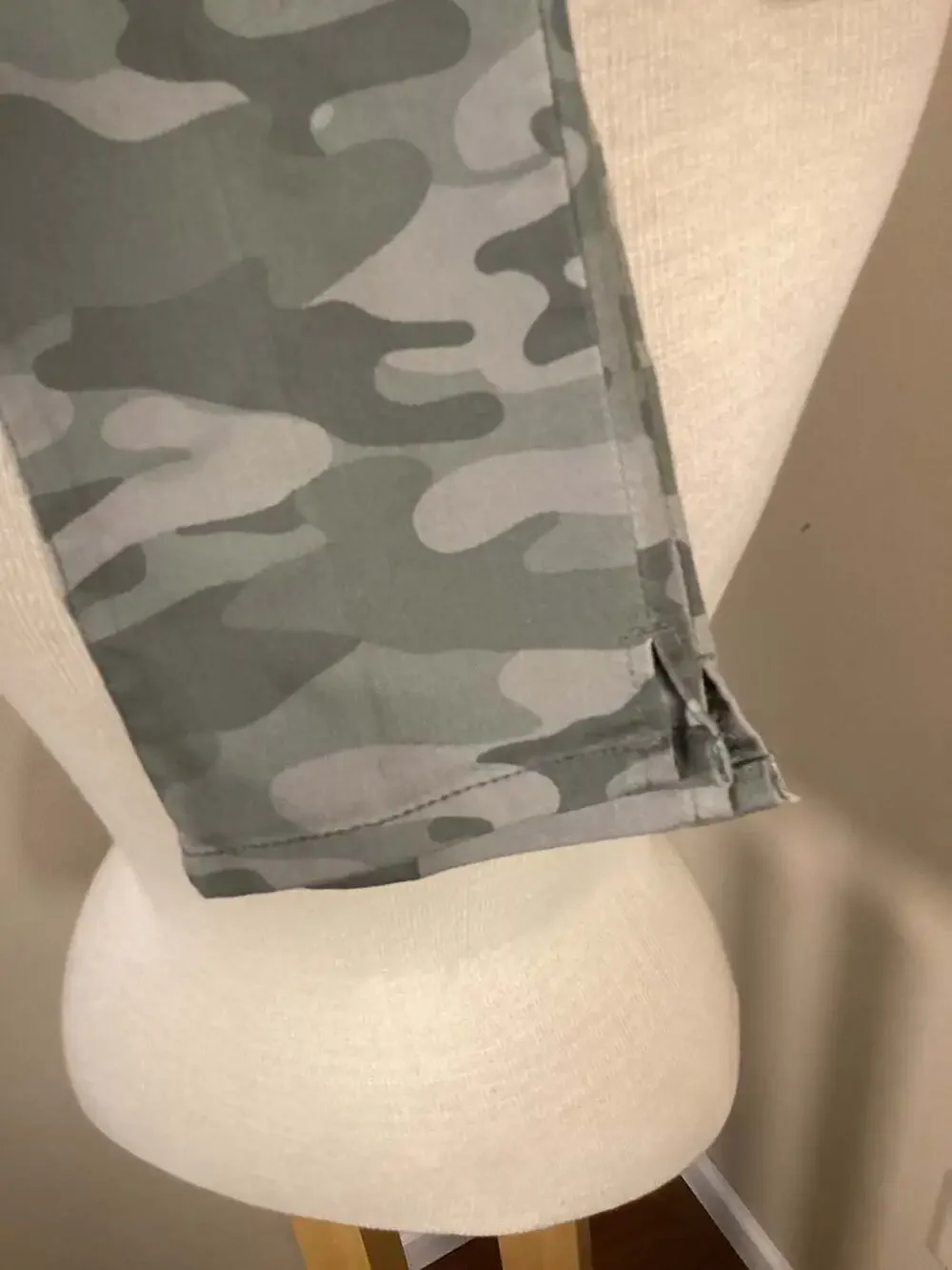 Wit & Wisdom Ab-Solution High Waist Camo Ankle Skinny Pants Size 2 - Picture 4 of 4